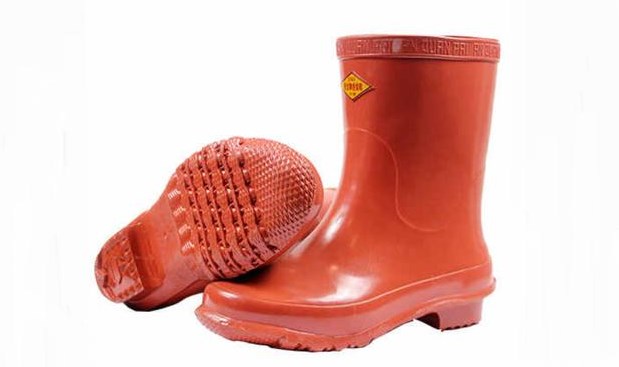 高壓絕緣靴能否在低壓環(huán)境中使用？使用場(chǎng)景詳解